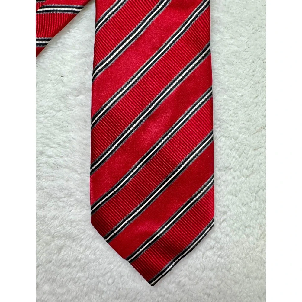 Donald J. Trump Necktie Red Striped Signature Collection Silk Tie Length‎ 59